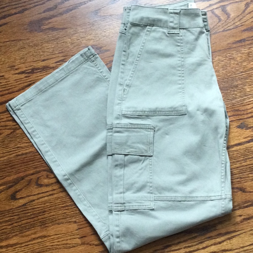 HOLLISTER Low-Rise Cargo Pants Sz 1R W25 in Grey. Great condition.